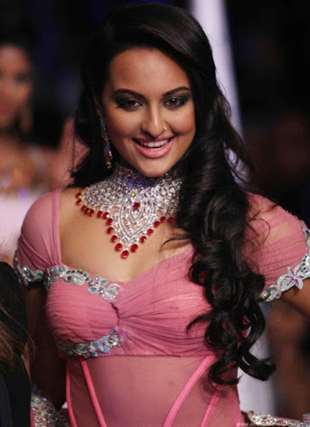 Sonakshi Sinha's 'lunch box ' seduction